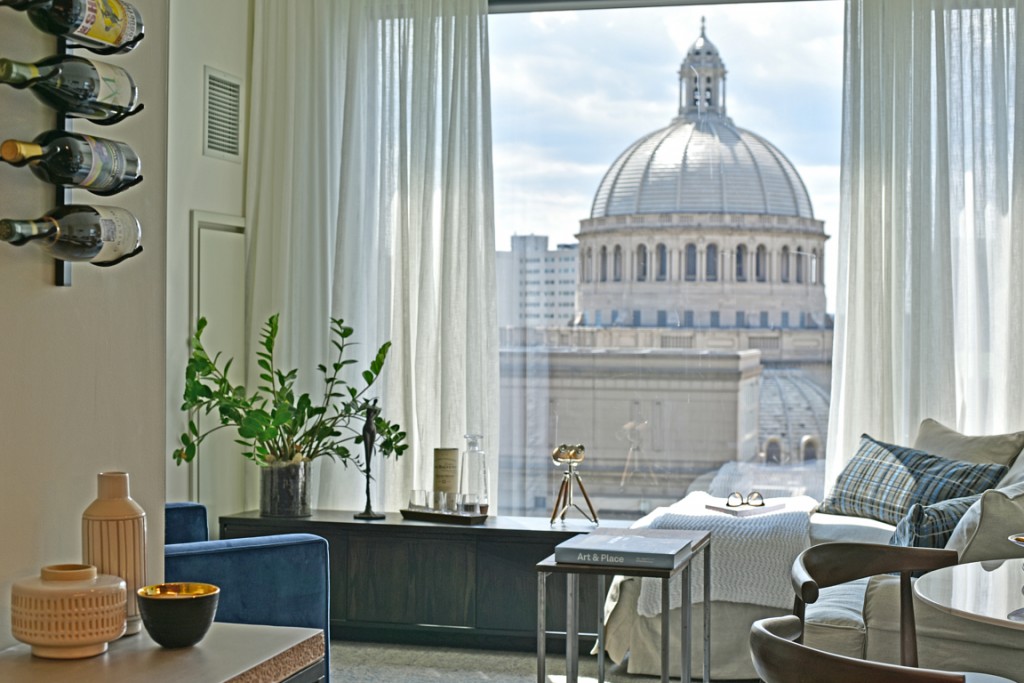 1. Stunning views of Boston right outside your floor-to-ceiling windows