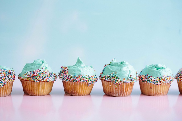 Oakleaf Cakes Makes Delicious and Beautiful Confectionary Creations image