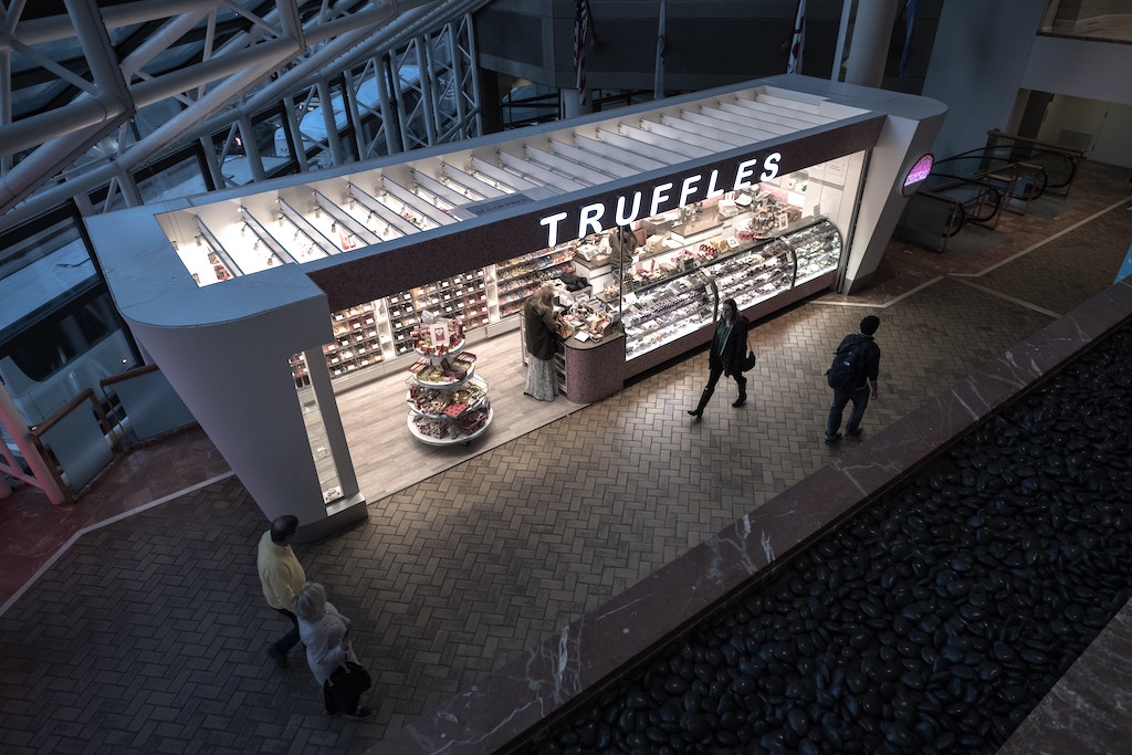Hit Up These Boston Malls For Black Friday Deals image